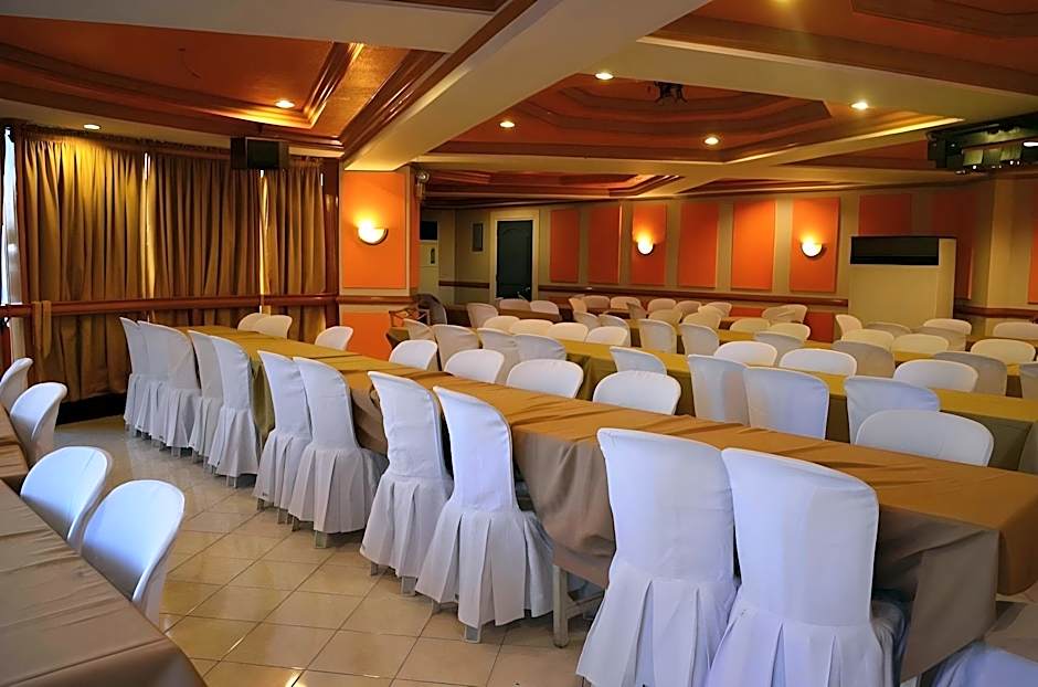 Elegant Circle Inn