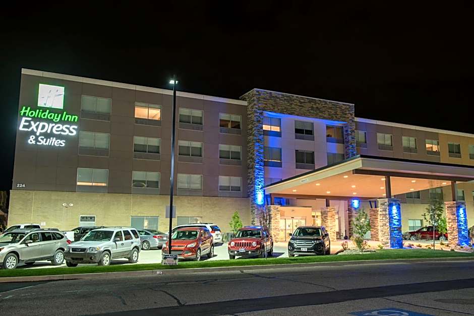 Holiday Inn Express And Suites Warsaw - E- Center By IHG