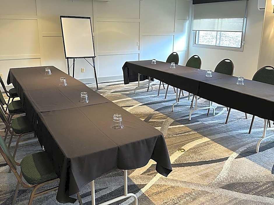 Prestige Vernon Lodge & Conference Centre