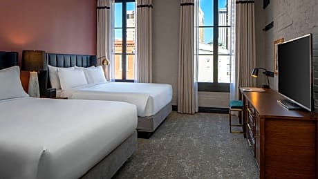 2 Queen Beds Suite – Magazine Street 
View