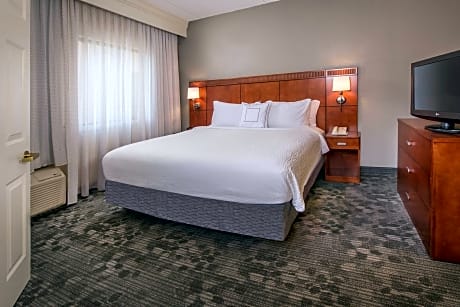 One Bedroom Suite - King - Balcony
