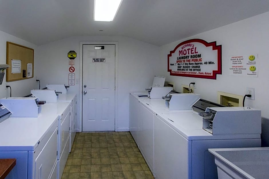 Richard's Motel Extended Stay