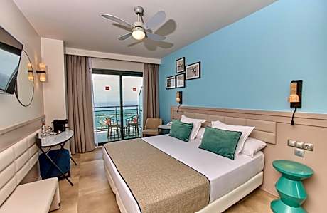 Deluxe Triple Room Sea View