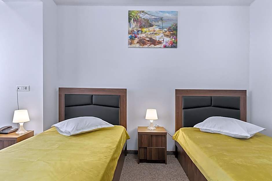 Lina Hotel
