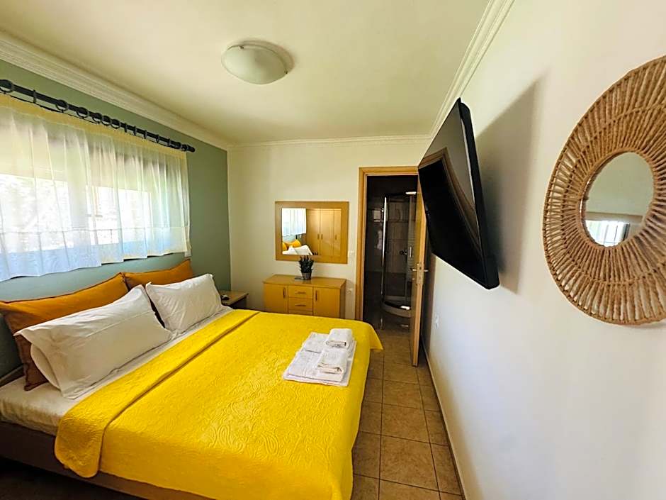 Anassa Deluxe Apartments & Studios