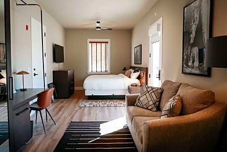 1 King Bed Junior Suite Non-Smoking