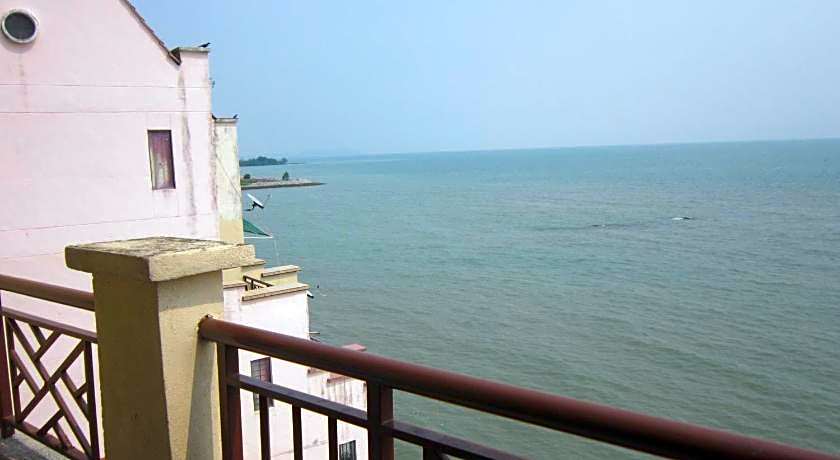 Paradise Lagoon Apartment