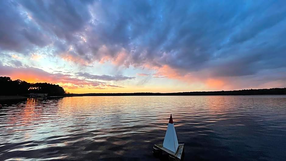 Apartament nad jeziorem , ZEFIR