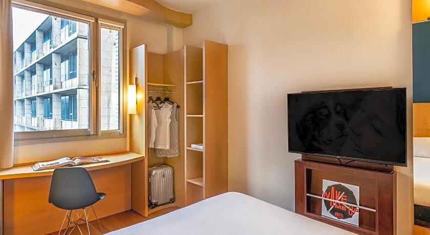 ibis Barcelona Pza Glories 22
