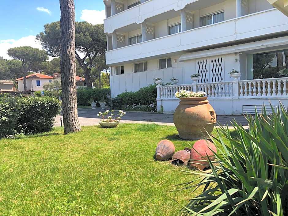 Domizia Palace Hotel