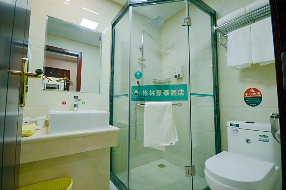 GreenTree Inn JiangSu Suzhou Kunshan Bacheng Town Hubin North Road Business Hotel
