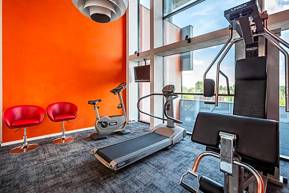 NEW IPOINT HOTEL