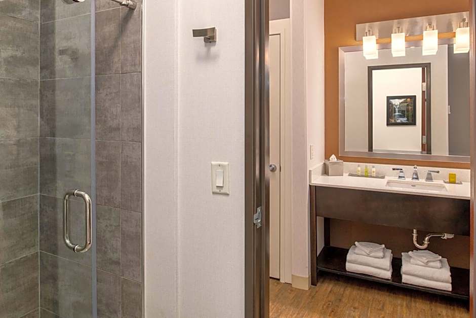 DoubleTree By Hilton Olympia