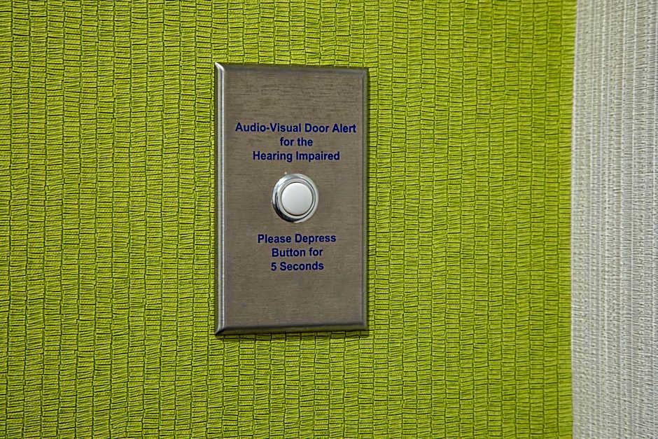 Holiday Inn Express & Suites Woodside LaGuardia Airport By IHG