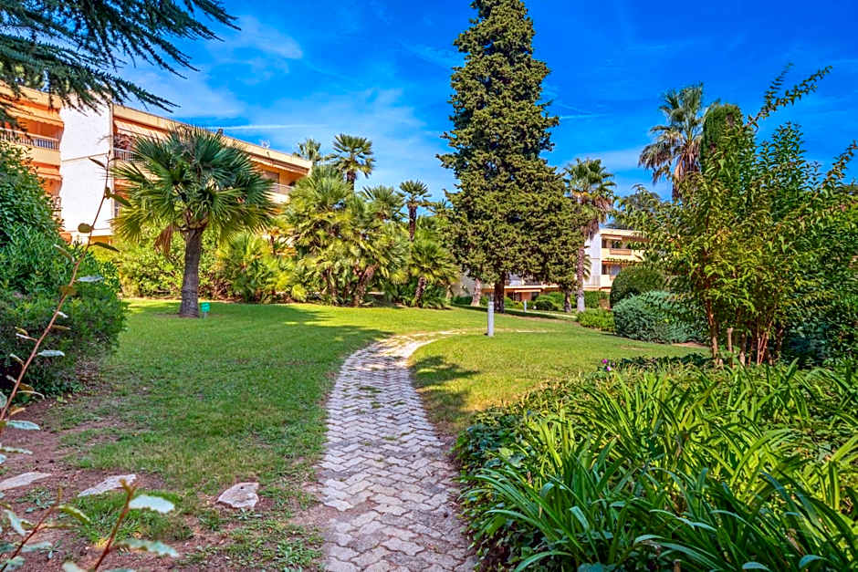 Les 15 Pins & La Mer -Your green getaway near sea & beach