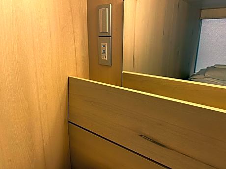 Bunk Bed in 8-Bed Mixed Dormitory Room (2F)