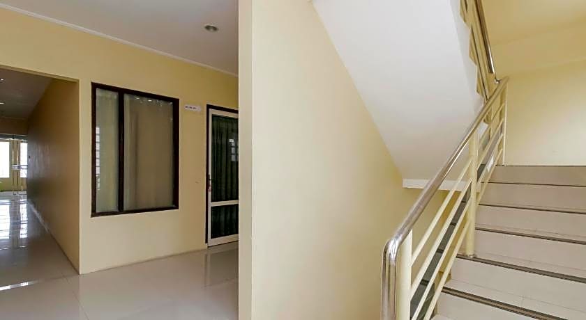 RedDoorz near Taman Samarendah Samarinda