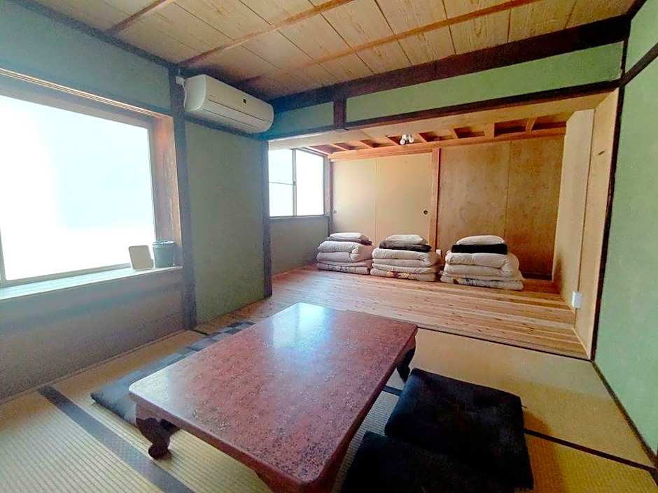 Guesthouse Bench