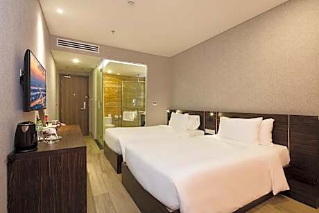 Executive Twin Partial SeaView With Balcony