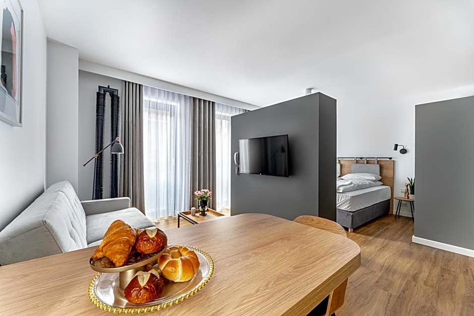 Apart House, Tylna 20