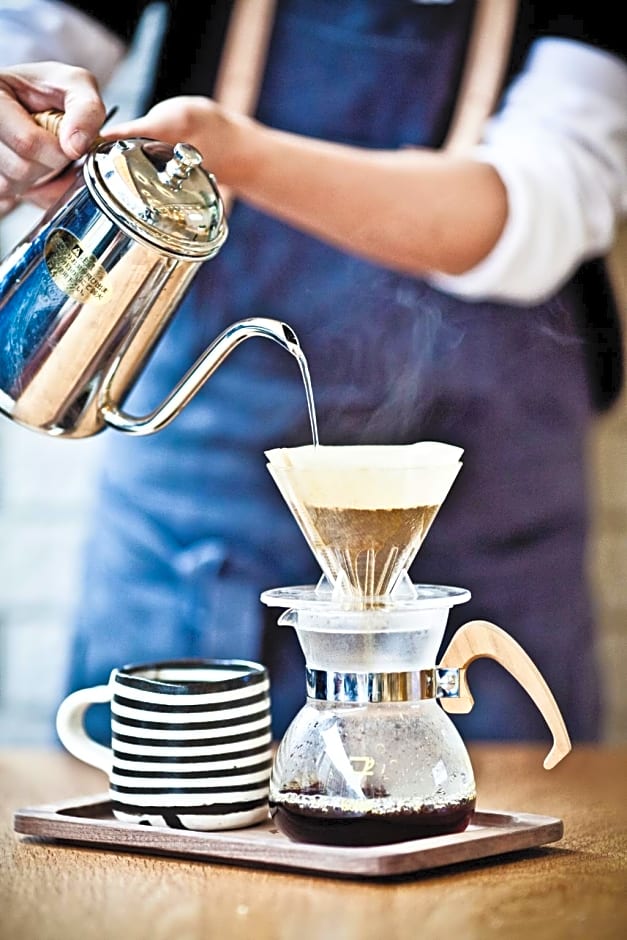 Bee House by Cosmos Creation