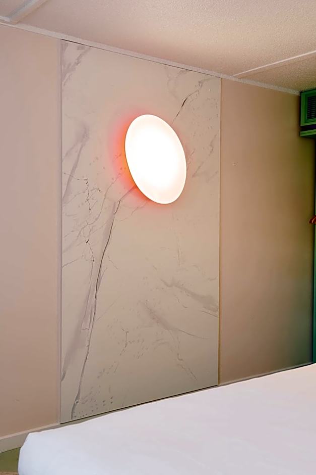 Greet Hotel Versailles - Voisins Le Bretonneux