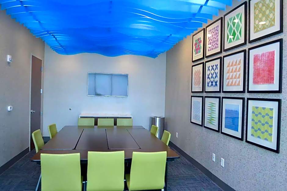 Holiday Inn Express & Suites Raleigh Airport - Brier Creek By IHG