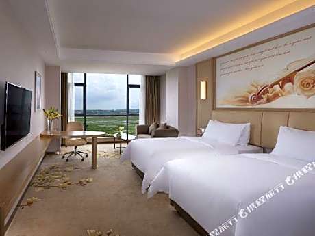 Vienna International Hotel (Zhanjiang West High-speed Railway Station)