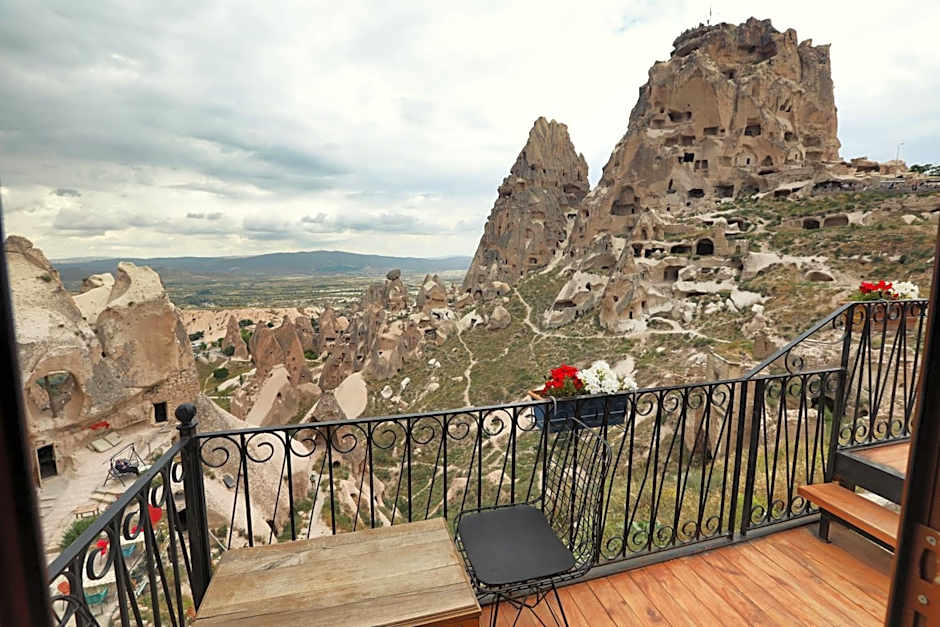 Caldera Cave Hotel