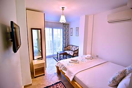 Quadruple Room with Garden View