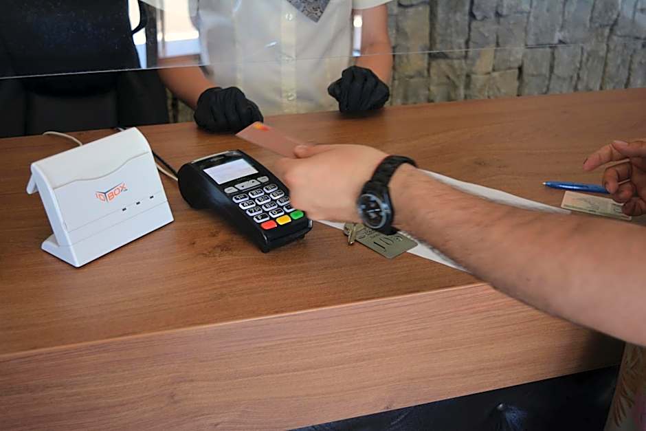 Lotus Family Hotel - Free Parking