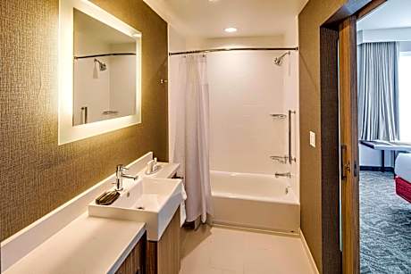 Queen Suite with Two Queen Beds, Roll-In Shower and Trundle Sofa - Mobility Access/Hearing Accessible