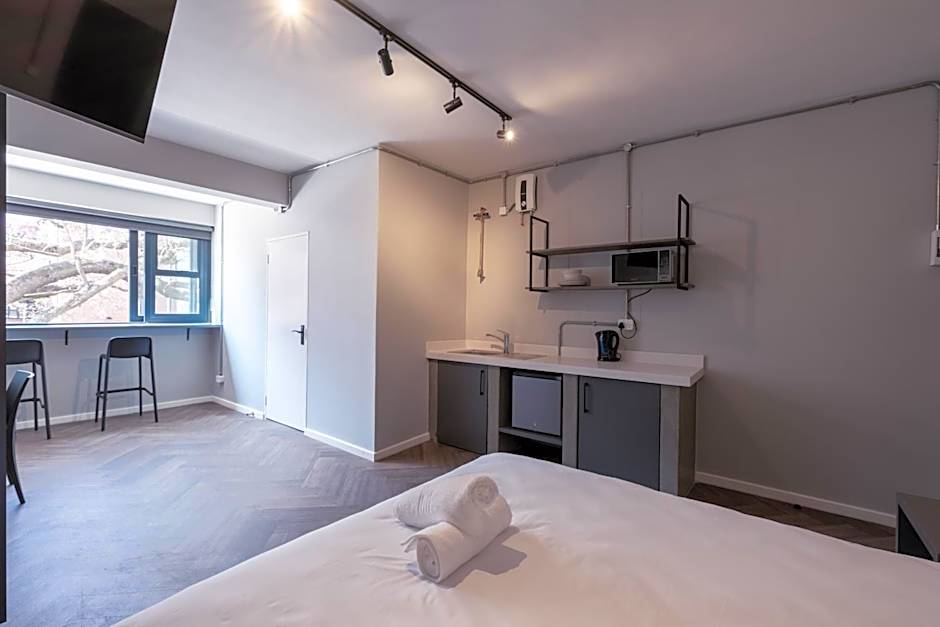 Inn & Out Plus Rosebank