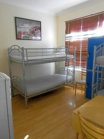 Bed in 6-Bed Mixed Dormitory Room