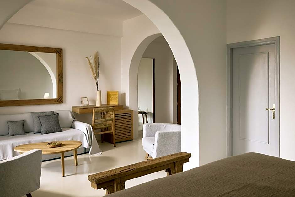 Photo 1 of 18 of Grand Suite, Sea View