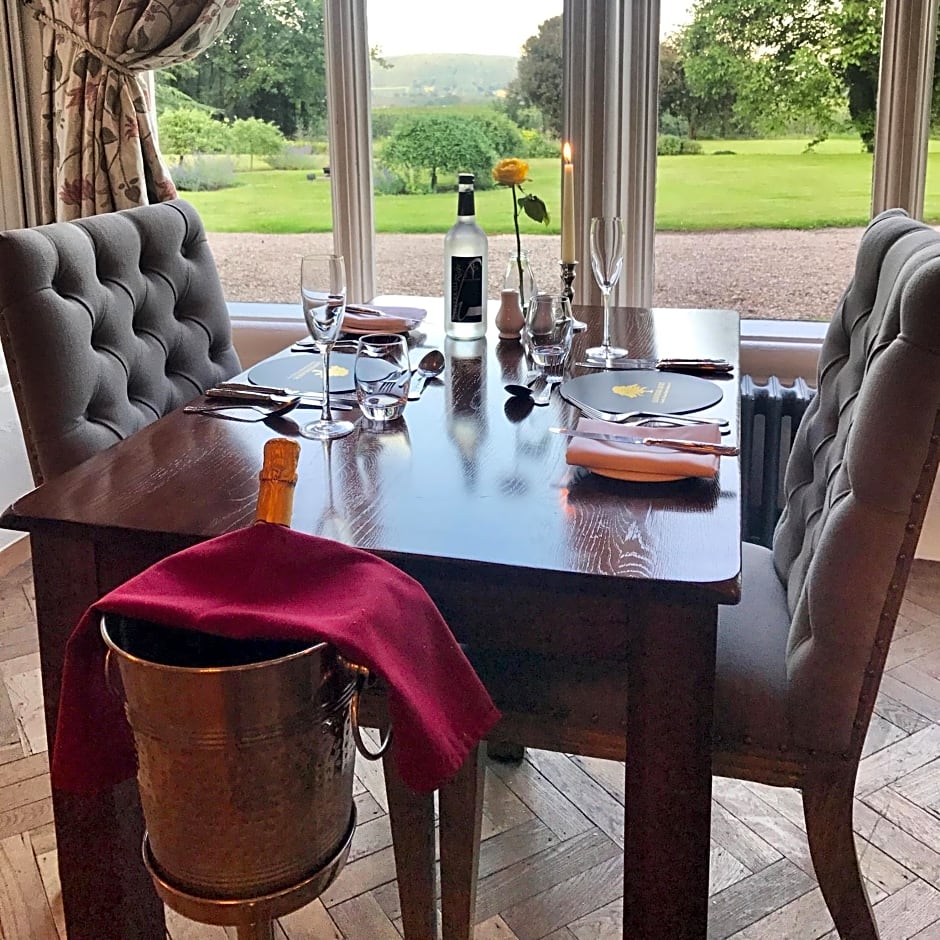 Glewstone Court Country House Hotel
