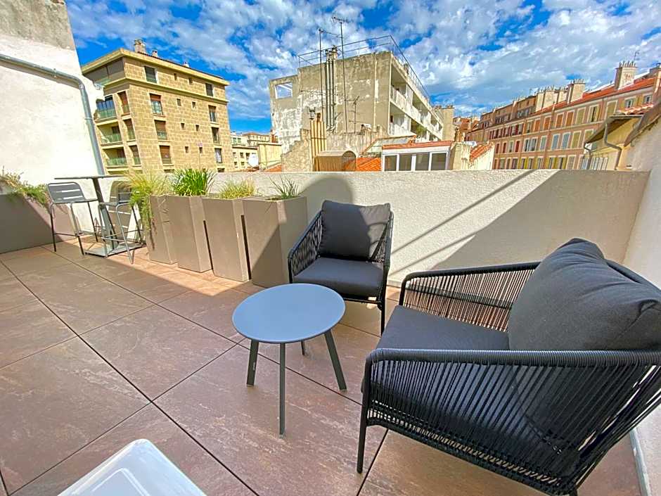 LES TOITS DU VIEUX-PORT