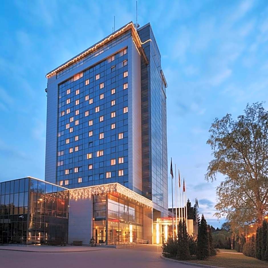VILNIUS PARK PLAZA HOTEL, Restaurant & Terrace, Panorama Bar, Conference & Banquet Center
