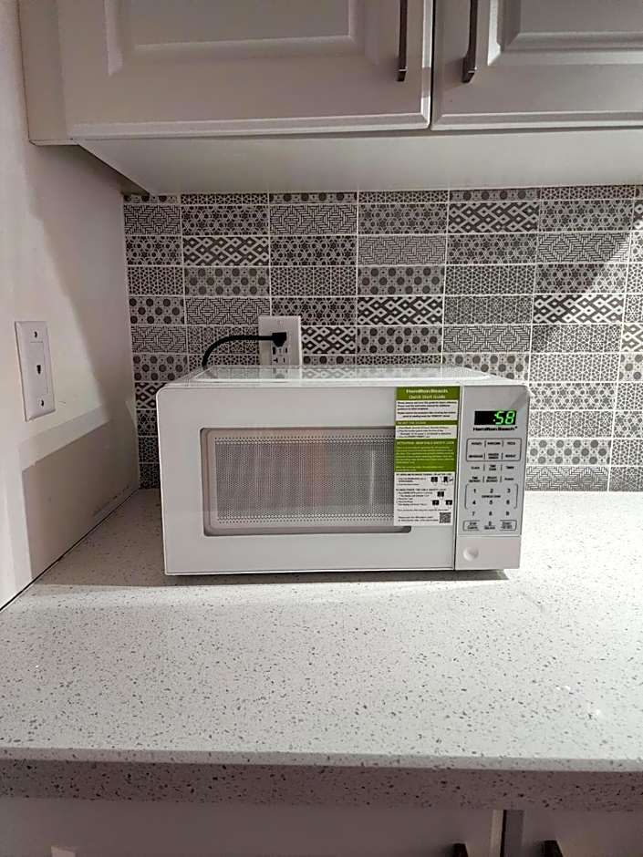 Beautiful New Townhouse in Quiet Neighbourhood