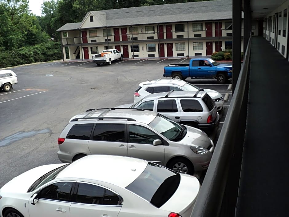 Knights Inn Cleveland GA