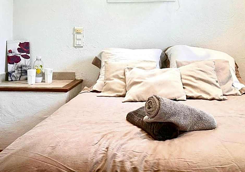 Suite Nymphéalove - Parking - Piscine - Jacuzzi - 50 m2 - CapitalChic Services Peymeinade
