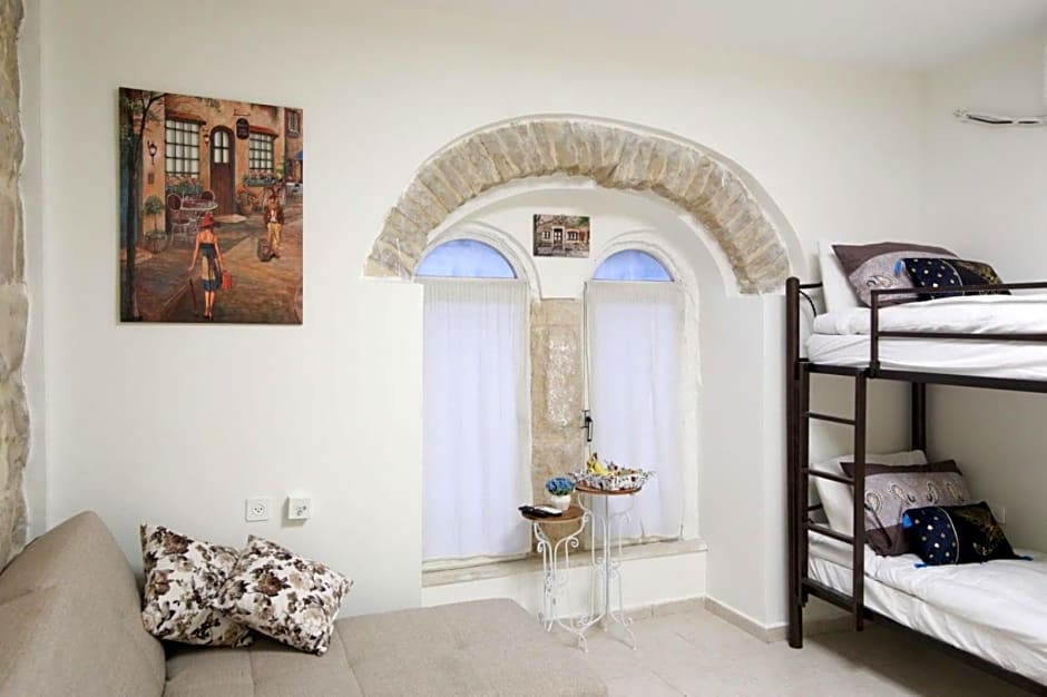 Private Hostel - Best location