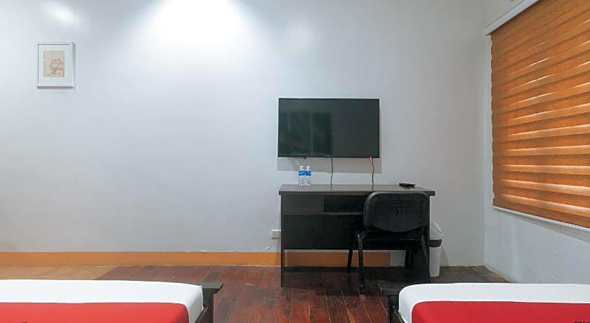 RedDoorz @ Nick Hotel Isabela