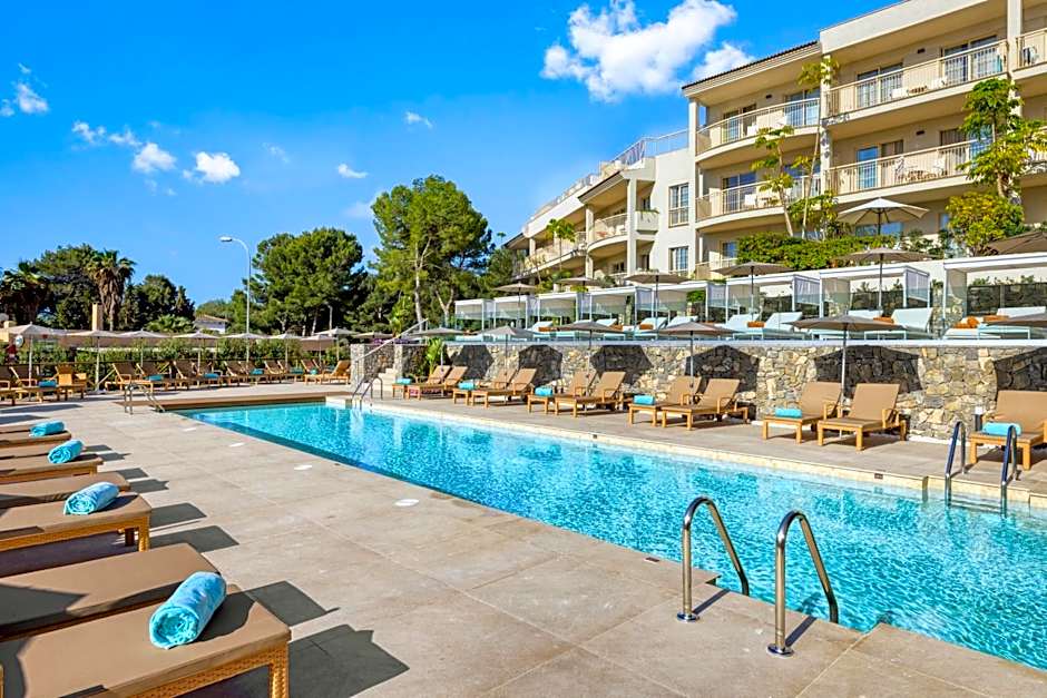 VIVA Suites & Spa Adults Only 16+