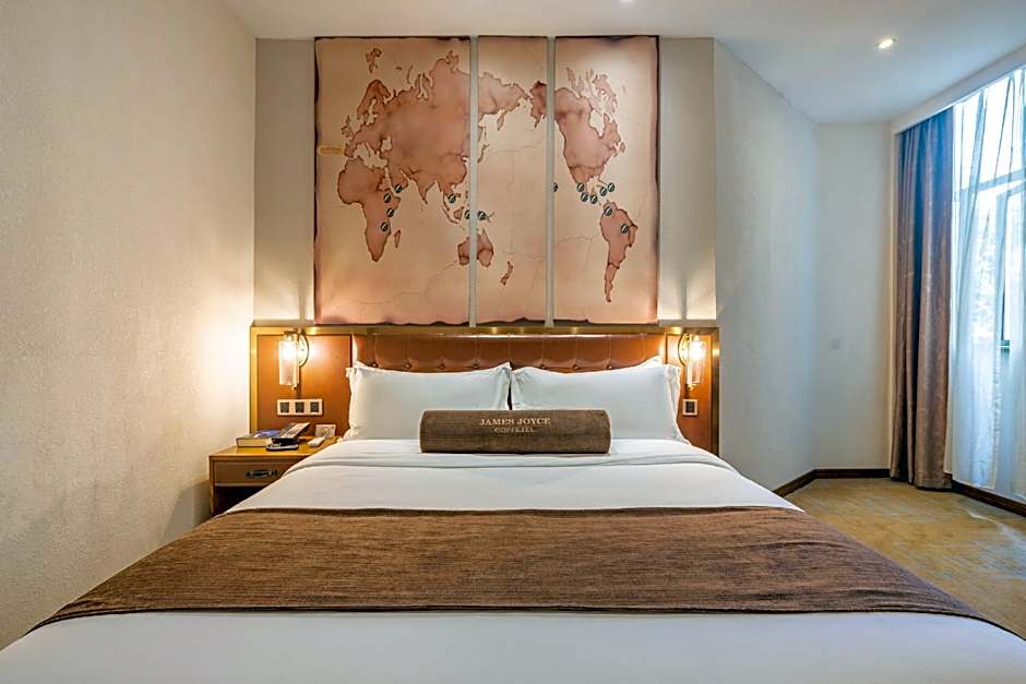 James Joyce Coffetel Chongqing Huangnibang Subway Station