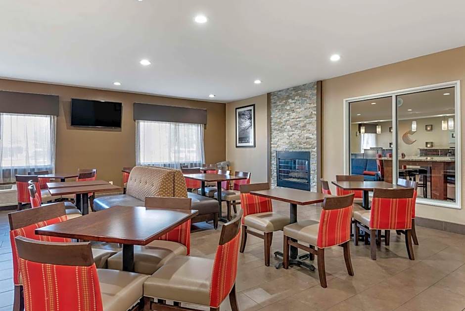 Comfort Suites Terre Haute University Area