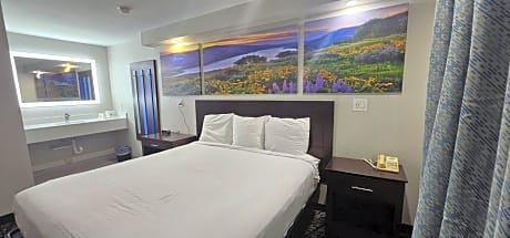 Queen Room - Non-Smoking