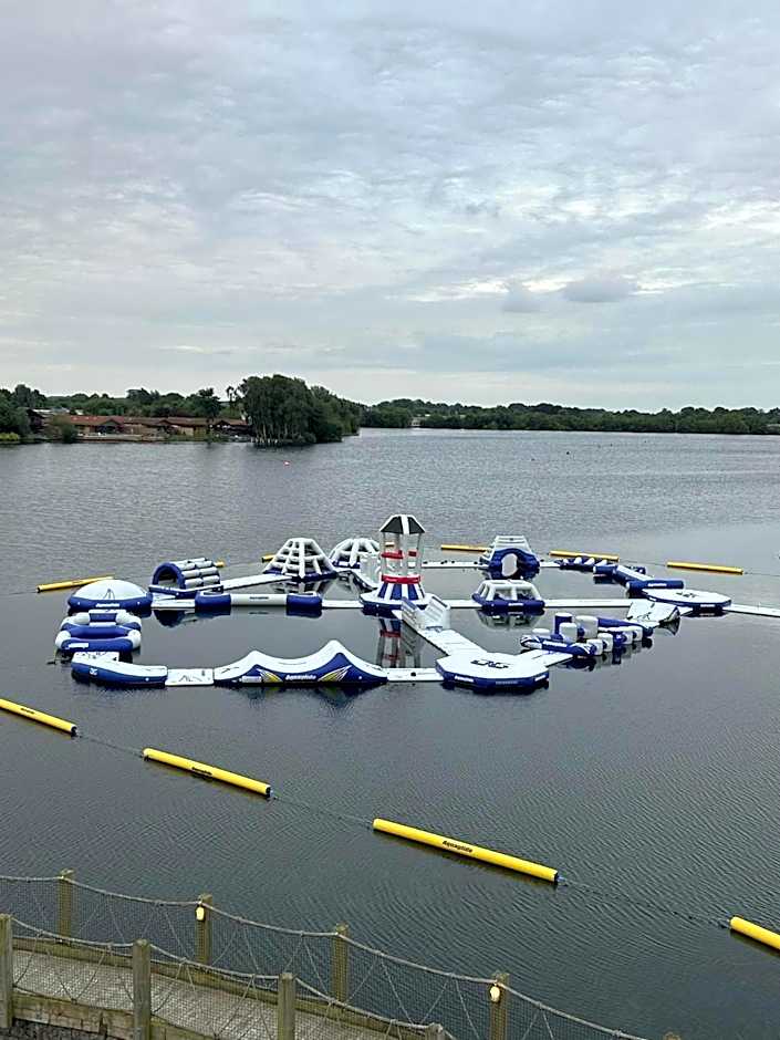 Hot tub retreat at Tattershall Lakes