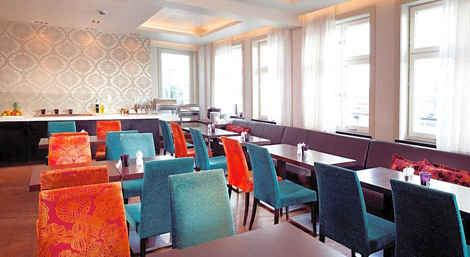 Home Hotel Folketeateret