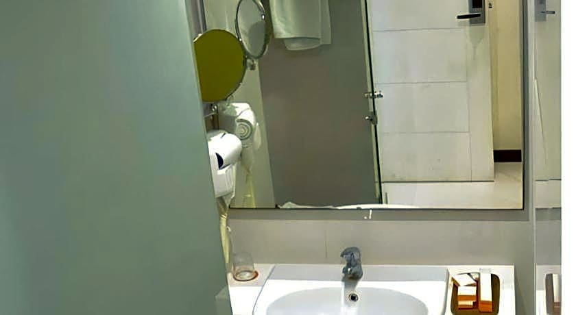 Everbright Ambon Hotel